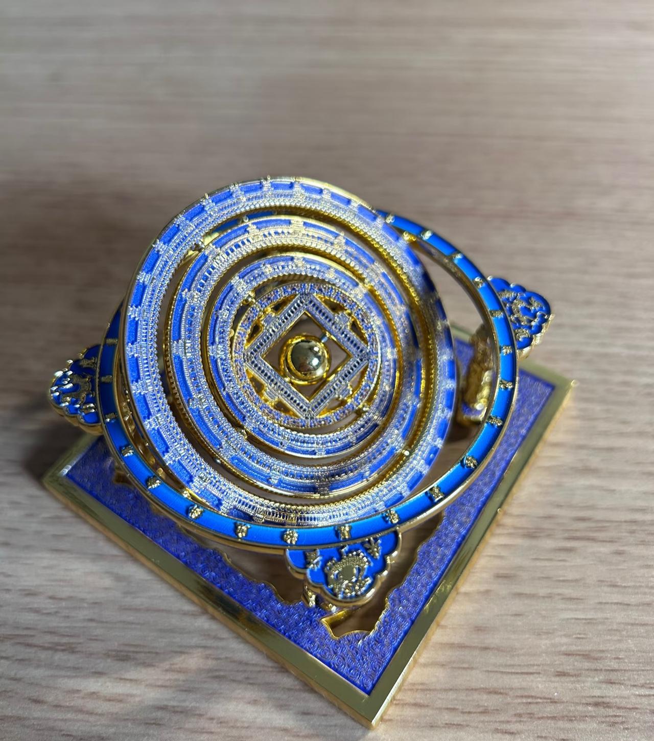 挖了个蛐蛐！
原来冰箱贴还有这么好看的呢？
本来以为冰箱贴都千篇一律，
没有啥特