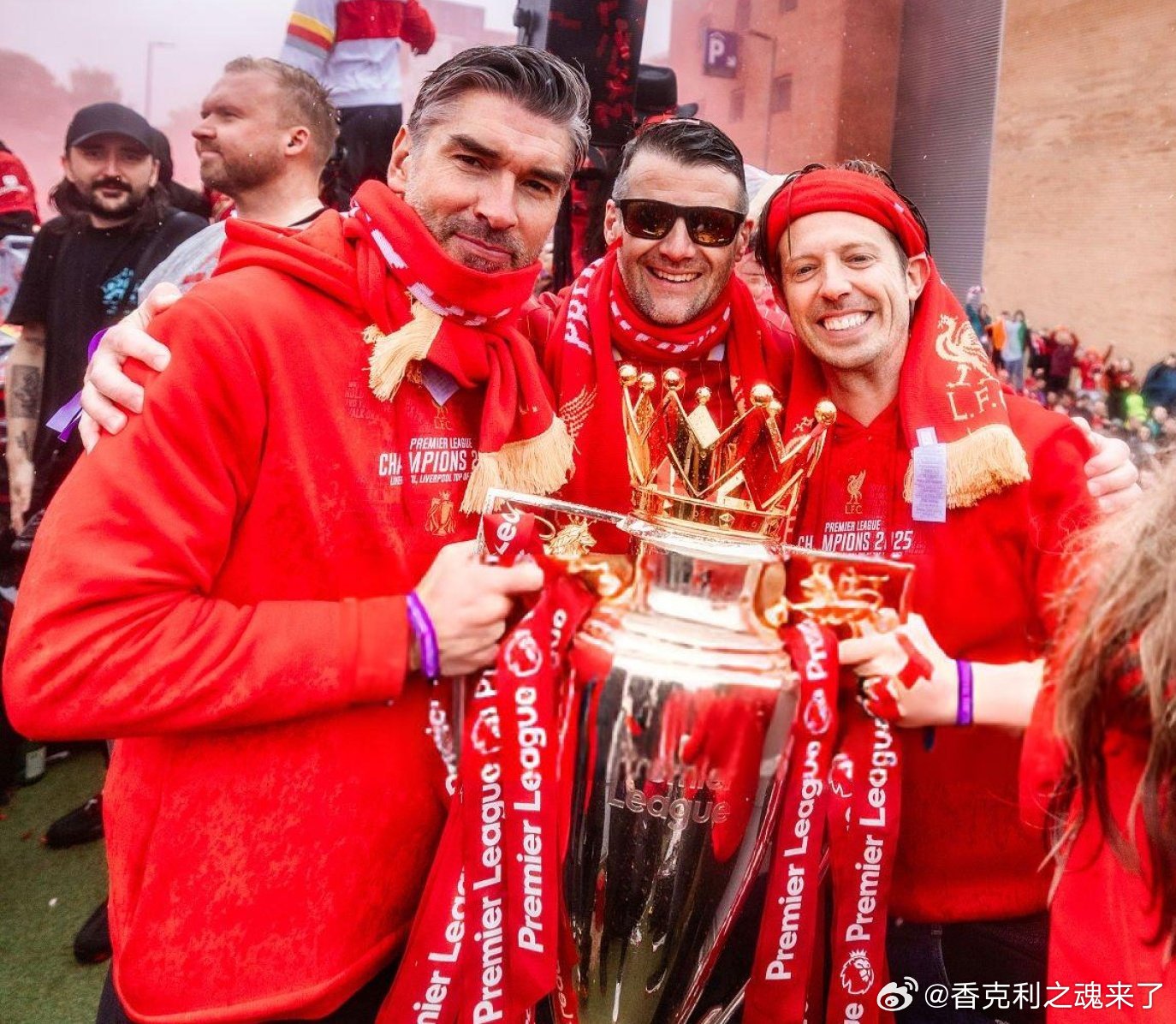 竞技报爆料一些与爱德华兹关系密切的消息人士透露，围绕多俱乐部计划的僵局让他感到沮