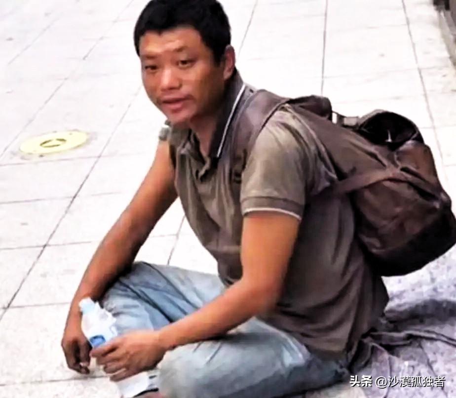“我不配回中国，没脸见人”，他流落巴西街头，靠乞讨为生，当大使馆找到他时，他却死