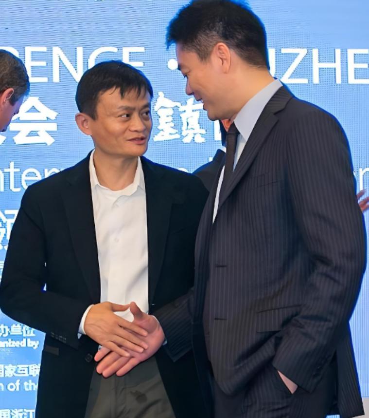 2007 年，马云把刚为阿里巴巴赚了 2000 亿的孙彤宇踢出了淘宝。马云还很得