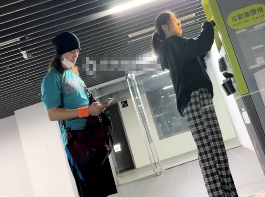 陈楚河方否认恋情陈楚河方否认新恋情 据台媒，陈楚河被拍到和疑似女友一起走运动后走