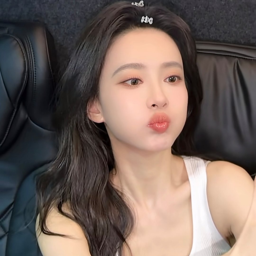 黑白最相配了～昀牵孟绕