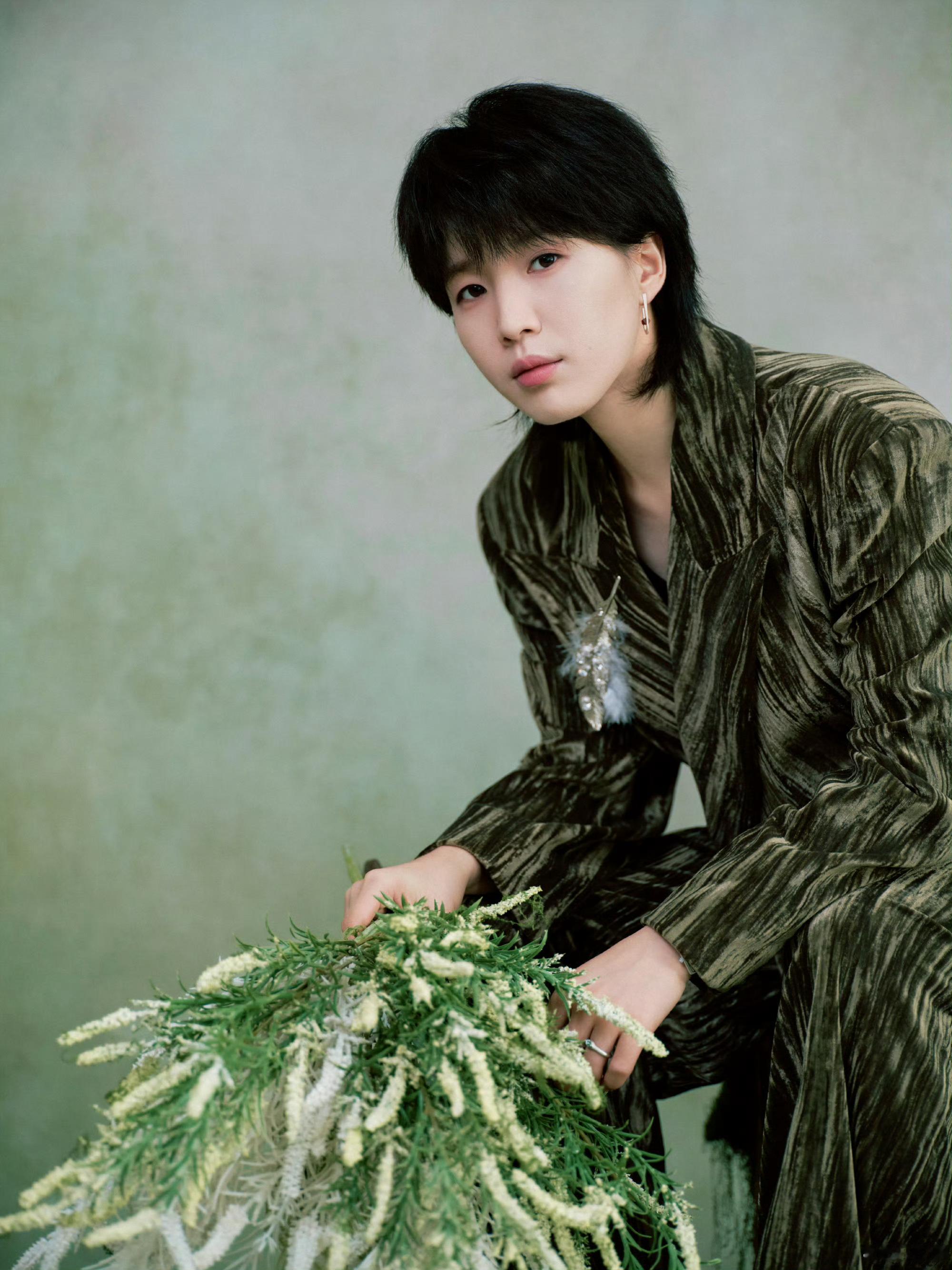 房东的猫绿野仙踪造型 被这组绿色系造型美到窒息！房东的猫化身林间精灵，氧气感十足