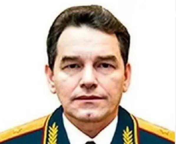 莫斯科街头的一声巨响，把俄乌冲突的残酷又拉到眼前！56岁的萨尔瓦罗夫中将，身经车