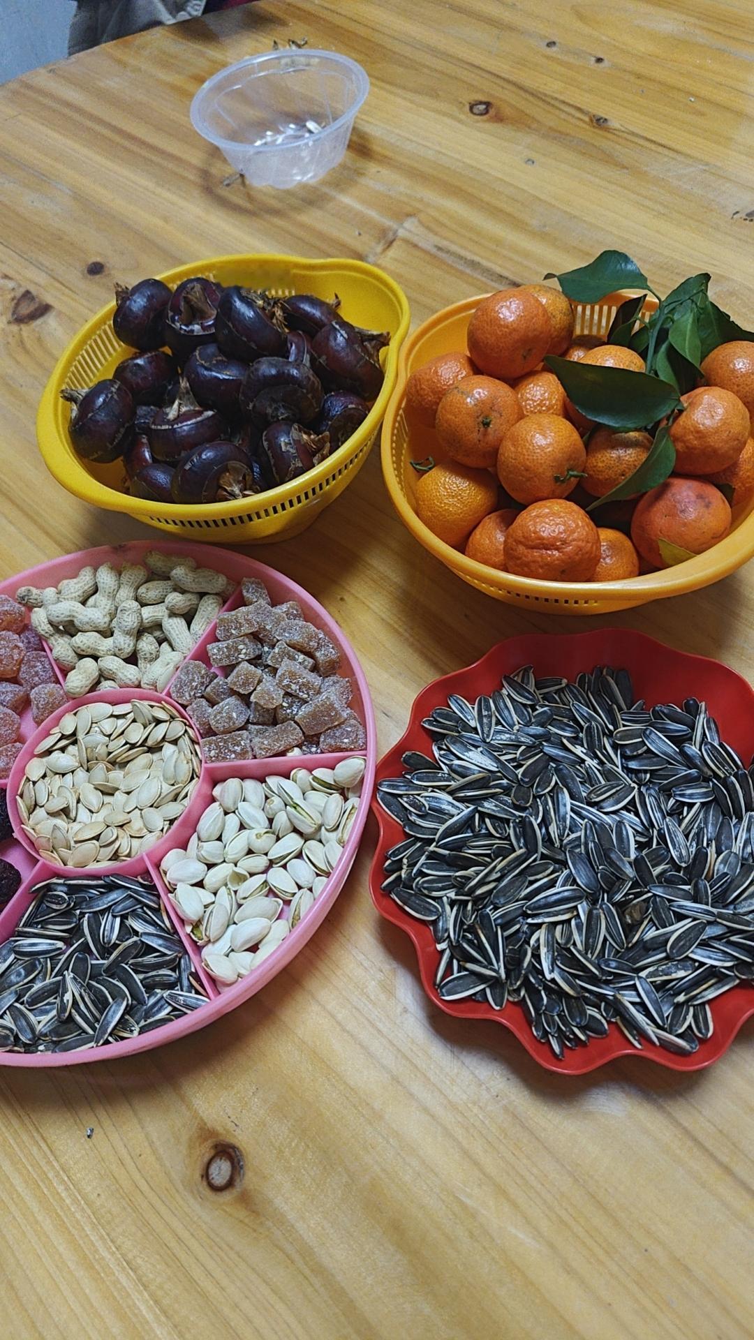 今年过年，怎么突然就“淡”了？
不知你们有没有发现，今年农村过年，年味好像悄悄变