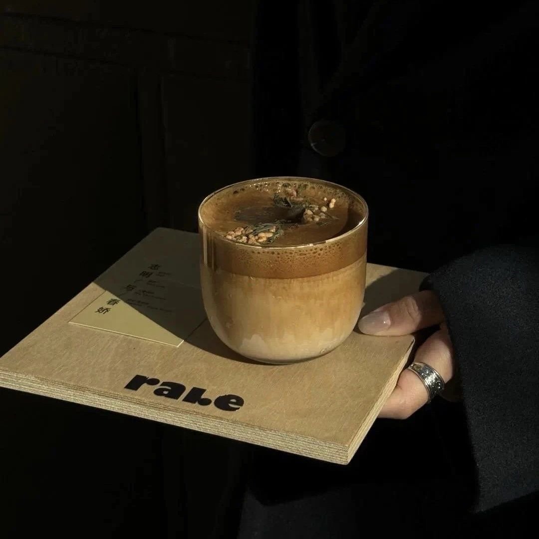𝗘𝗻𝗷𝗼𝘆 𝗟𝗶𝗳𝗲☕️这世界上有一百种尽孝方式，唯一不应该的