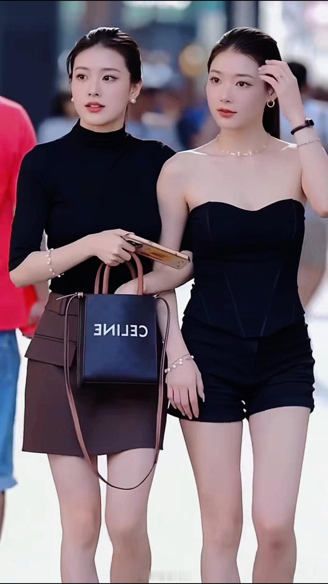 【成都街拍】正月初五，宝贝们早安！丨摄影拍照每日穿搭