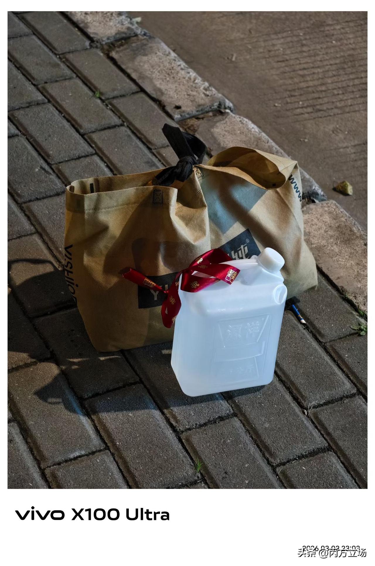 家的腊肉，家的酒
​家的味道到义乌
​谢谢兄弟。