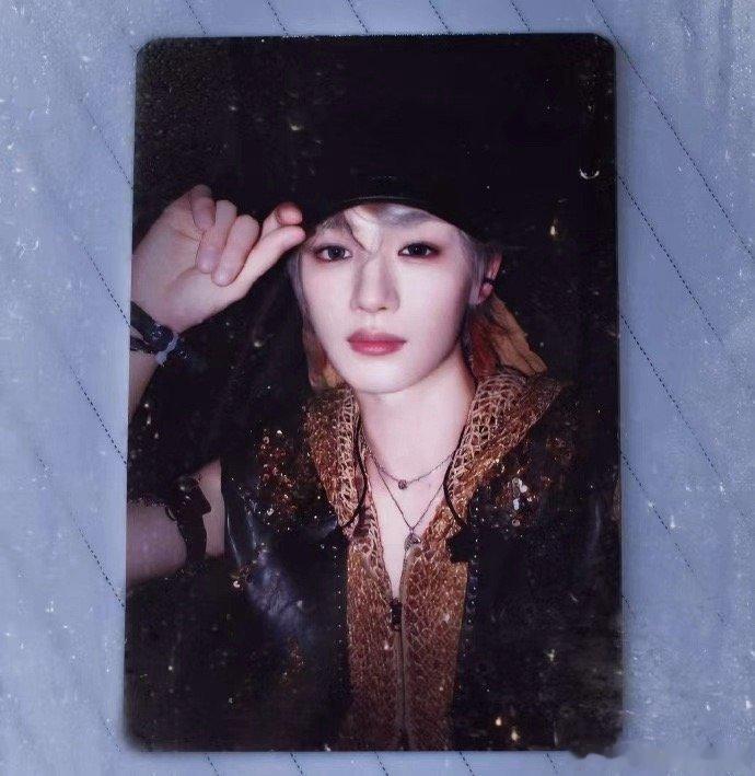 丁程鑫魅惑小狐狸丁程鑫新年音乐会隐藏卡  丁程鑫新音隐藏卡好漂亮啊！这个眼神完全