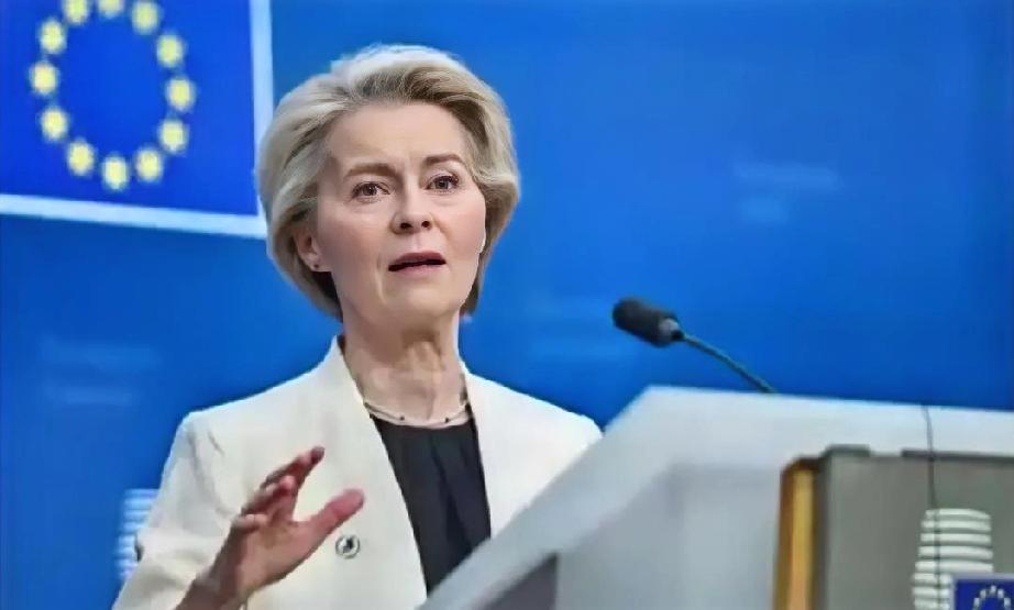 前不久，有一个芬兰教授问冯德莱恩：要是特朗普真去动委内瑞拉，你敢不敢像制裁俄罗斯