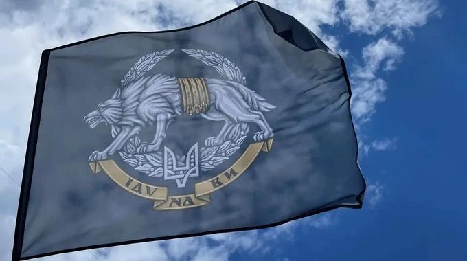 乌克兰特种作战部队新闻处发布消息，乌军特种作战部队于上周六夜间袭击了里海上的三座