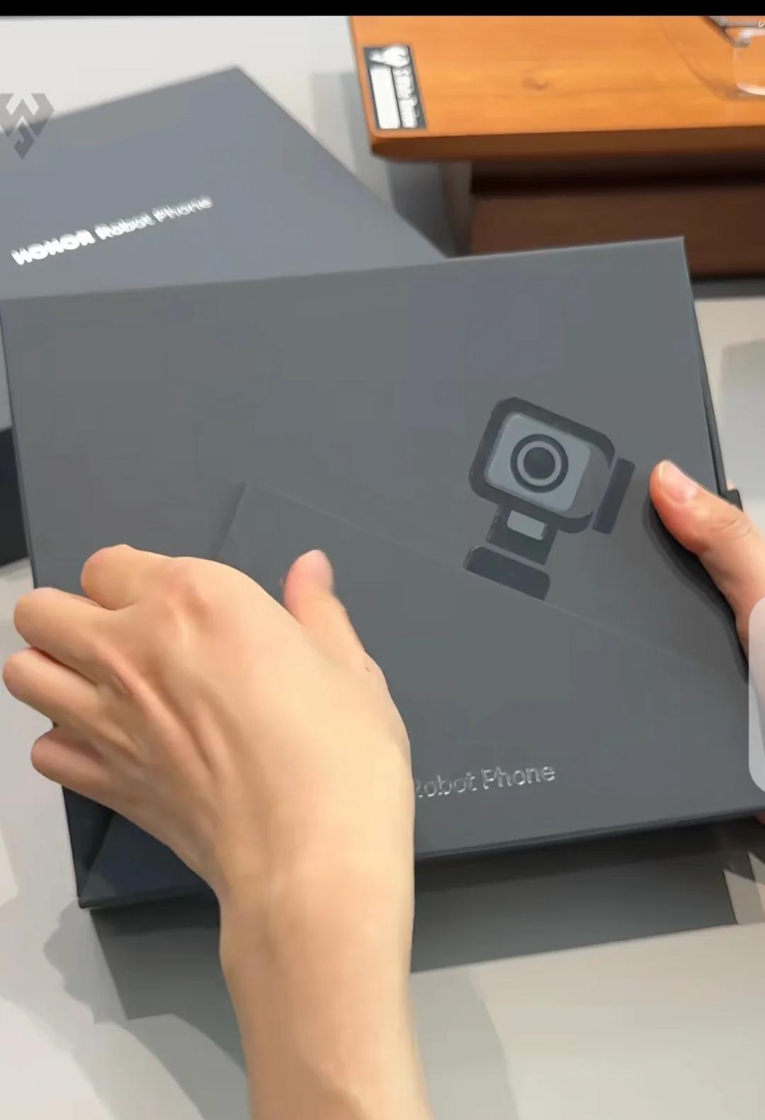 拆箱！科技感满满
会摇头晃脑的搭子济南荣耀