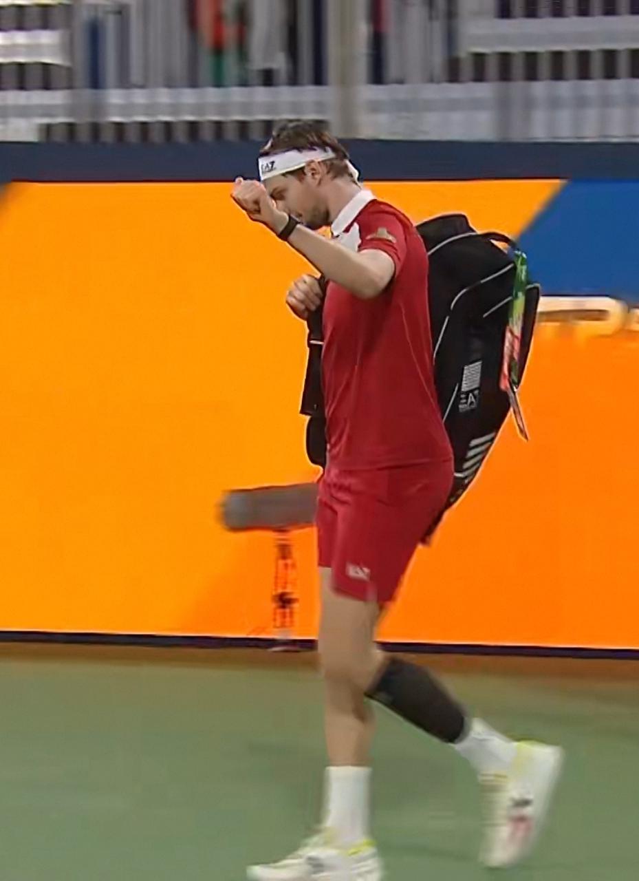 疯子布勃里克迪拜站第二轮惨遭格里克斯普尔淘汰
        北京时间2026年