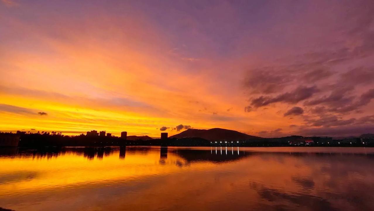 分享给你我认为身边最美的夕阳