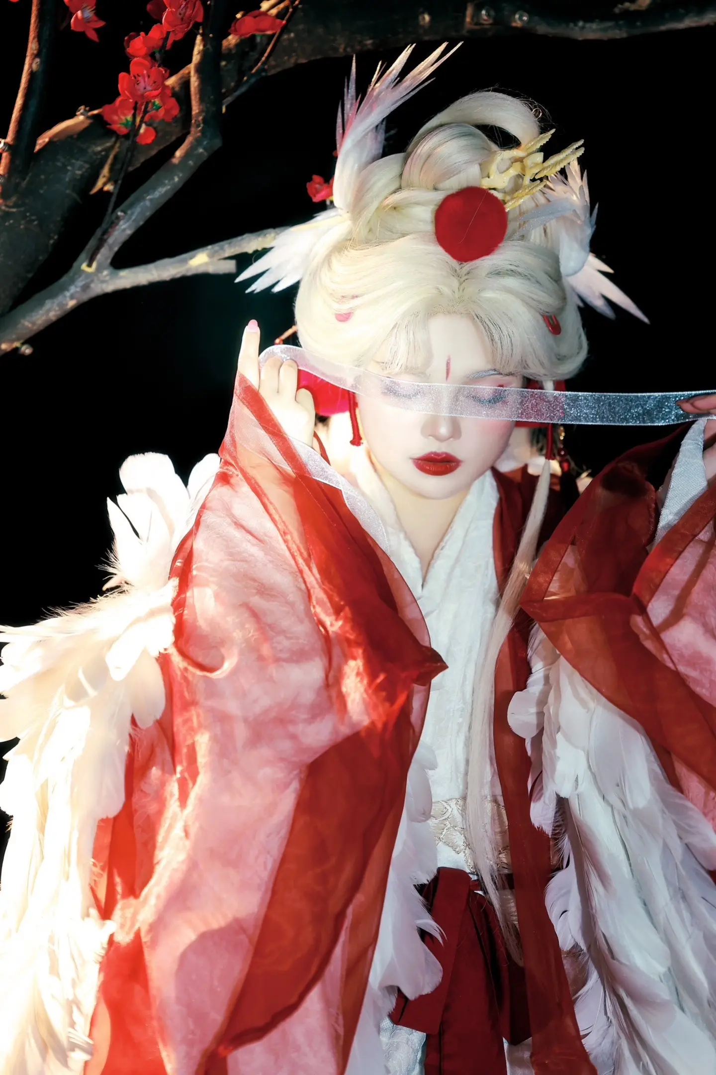 鹤 | 红梅白雪的氛围感。摄/后：我 出镜：  💄