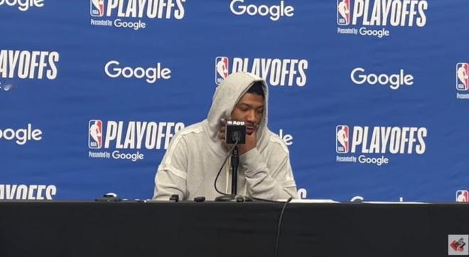 NBA季后赛，湖人93-99不敌火箭，大比分来到3-2。赛后斯玛特直指自己的失误