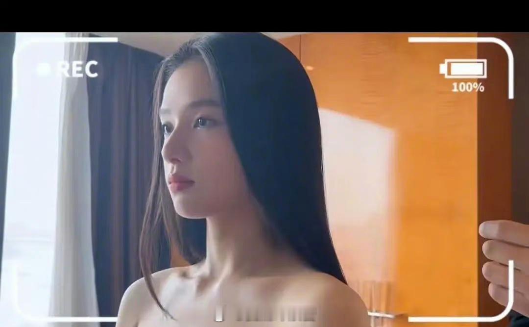 之前看有人说分不清张婧仪和周还觉得奇怪，直到我看到了张图…[傻眼] ​​​