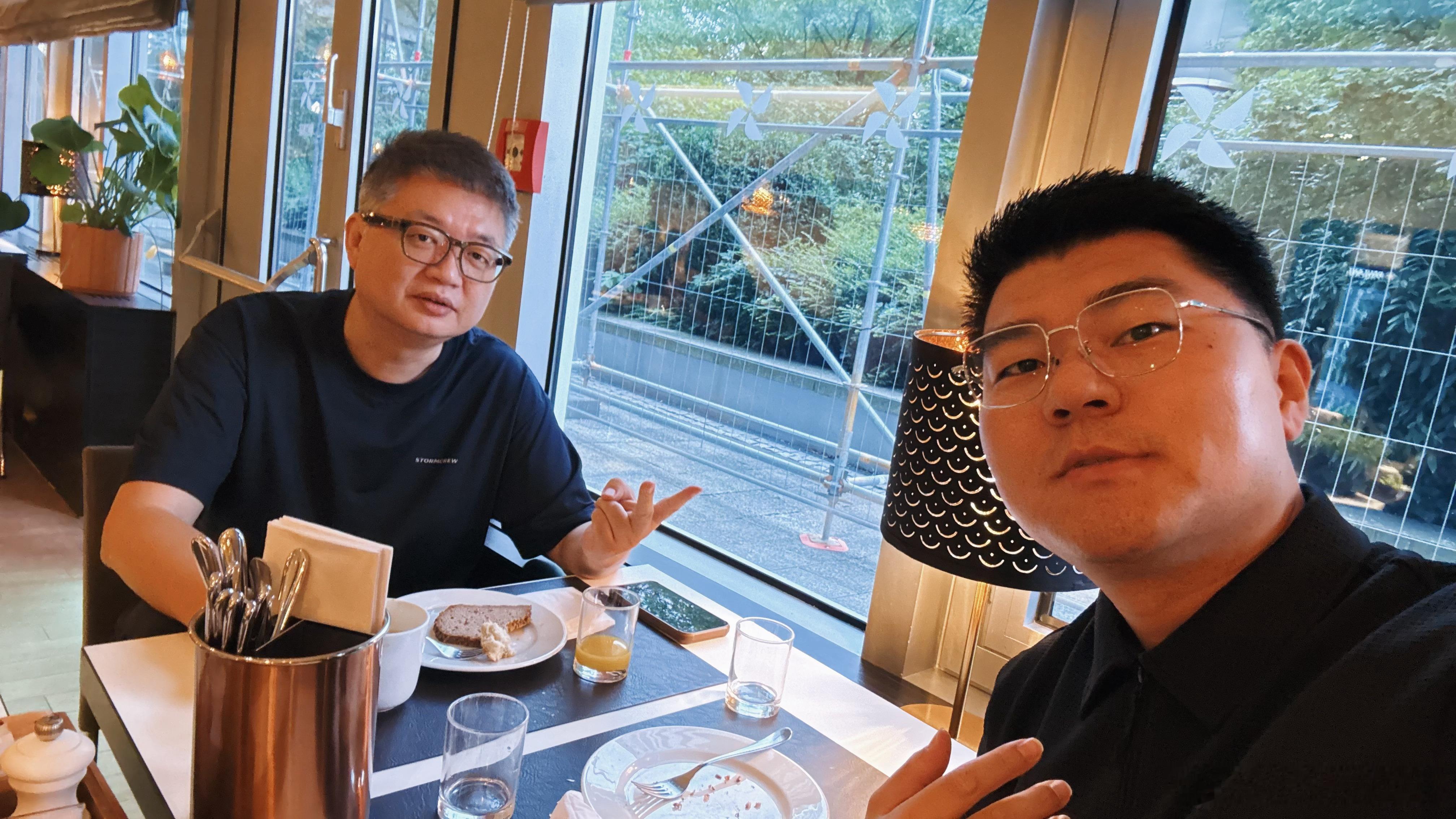 调整完睡眠后精神状态拉满。大雨说他三点就醒了，我是 5 点醒的。