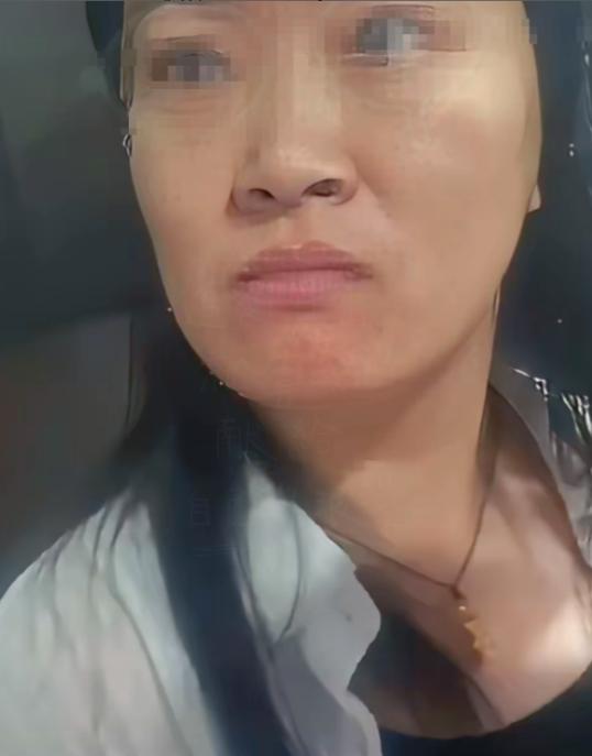 石家庄一电梯内，高三化学老师脱口嘲讽同行的外卖小哥“没本事才送外卖”。本以为只是