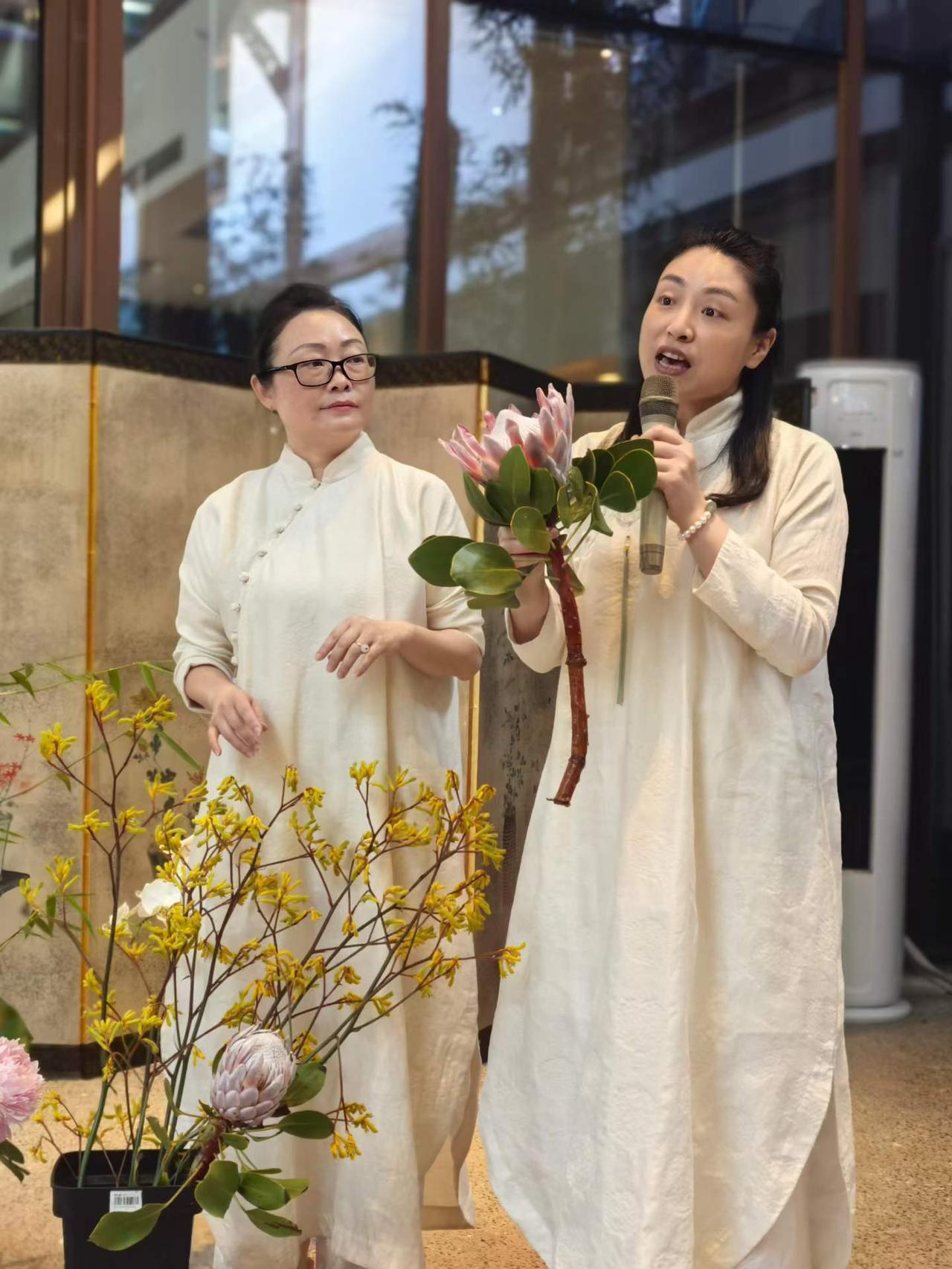 首届中澳海归校友摄影展周末在成都开幕。
图文：健哥看世界｜镜头下📸澳洲时光
分