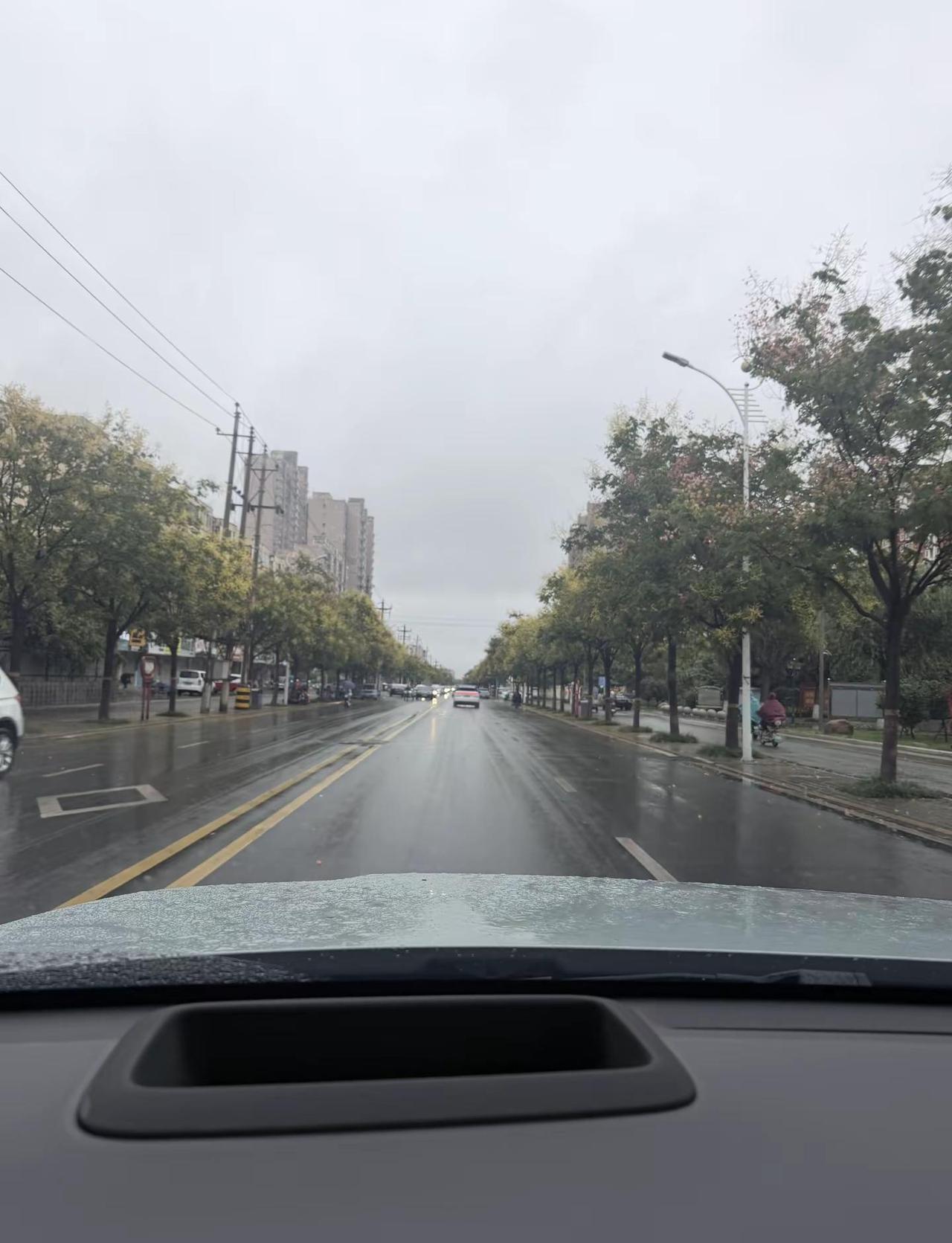 勇敢小姐，独当一面的每一步都是在重塑自己，一生中遇到的东西太多了，说天天开心好像