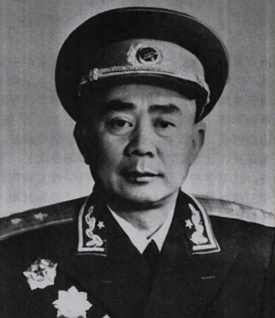 新中国成立后的一位开国中将在家中遇害，两名警卫目睹却未施救，周总理为何震怒下令彻