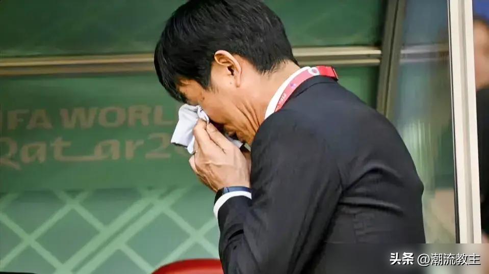 3：0赢了，但你看得心惊肉跳。
对面乌兹别克斯坦，全场零射门，控球率被压到20