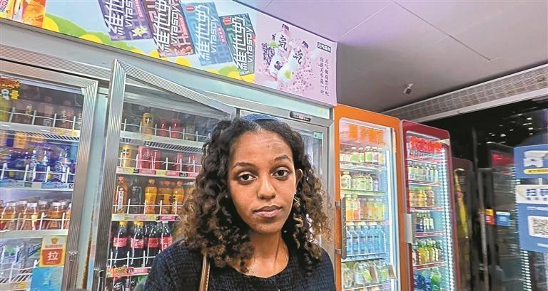 深圳超话在深圳开箱中国式安全 【在深圳多场景开箱“中国式安全”】凌晨零时28分，