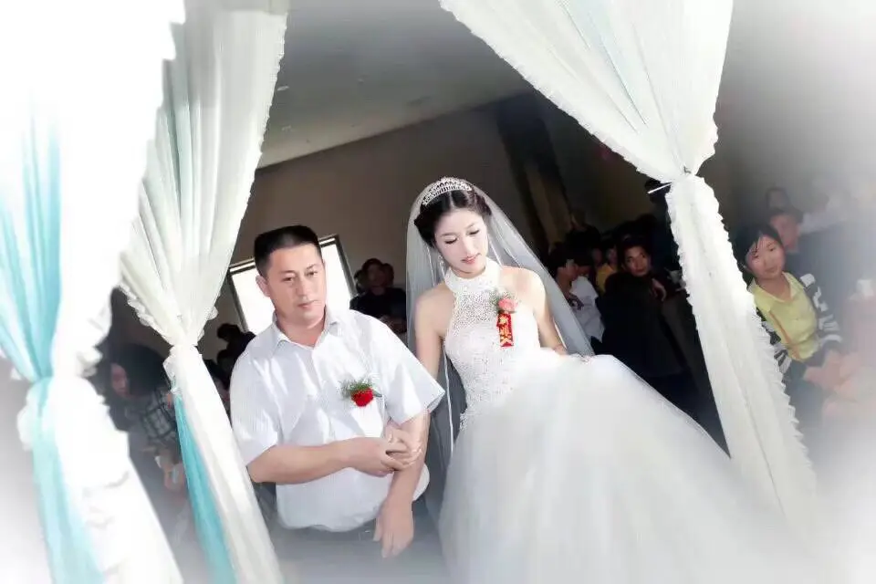 都快忘了父亲送我出嫁的样子了，父母满怀希望是我幸福就好，遗憾的是这些年...