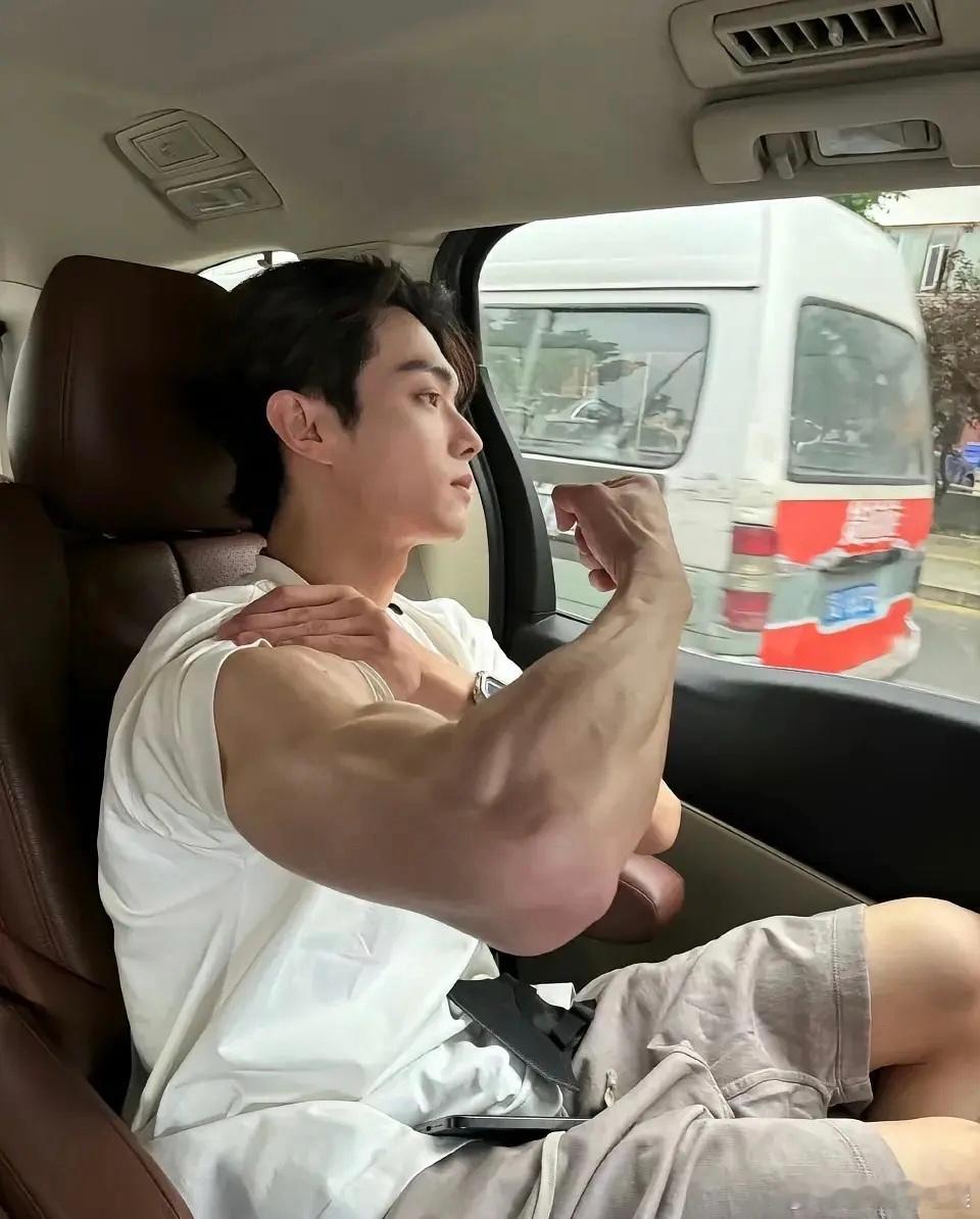 许凯也是该去去油了 ​​​