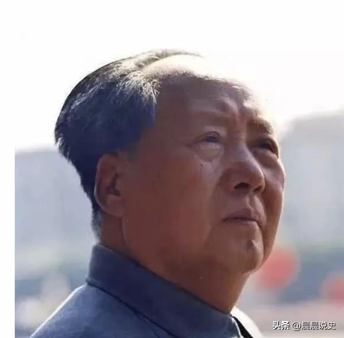 有个年轻人问我，毛主席去世已经整整50年了，为什么全国人民却越来越想念毛主席，连