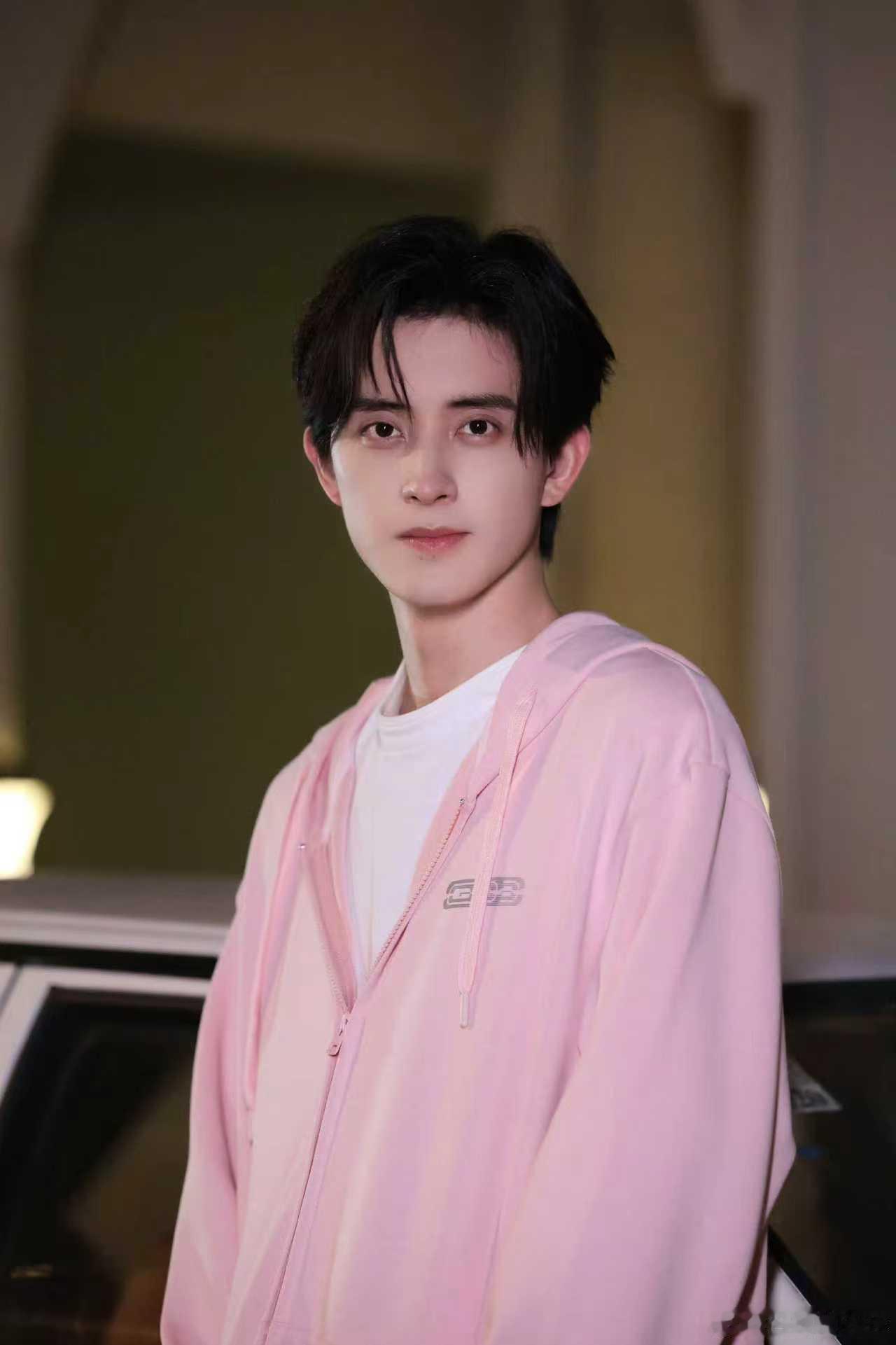 敖瑞鹏你的抽象电竞男友请选择你的吃鸡搭子 过年了就是得看点喜庆的，敖瑞鹏这抽象体