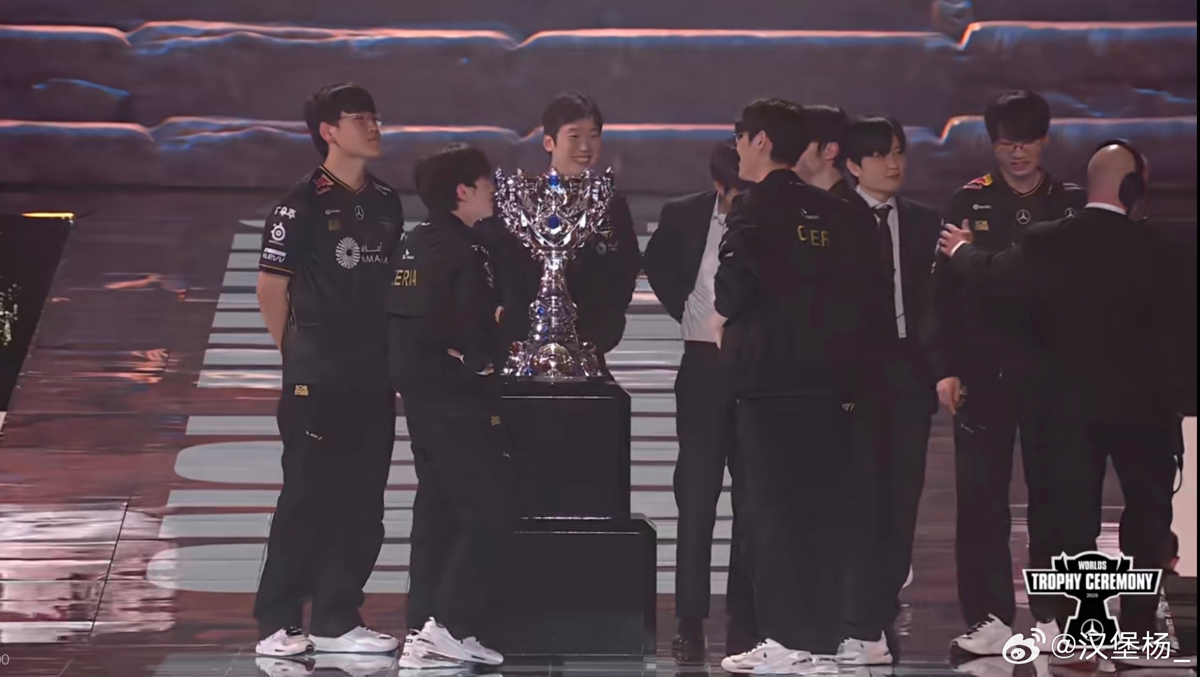 大心脏，真滴强恭喜T1三连冠看看明年在北美，LPL谁能翻越这座大山[doge]K