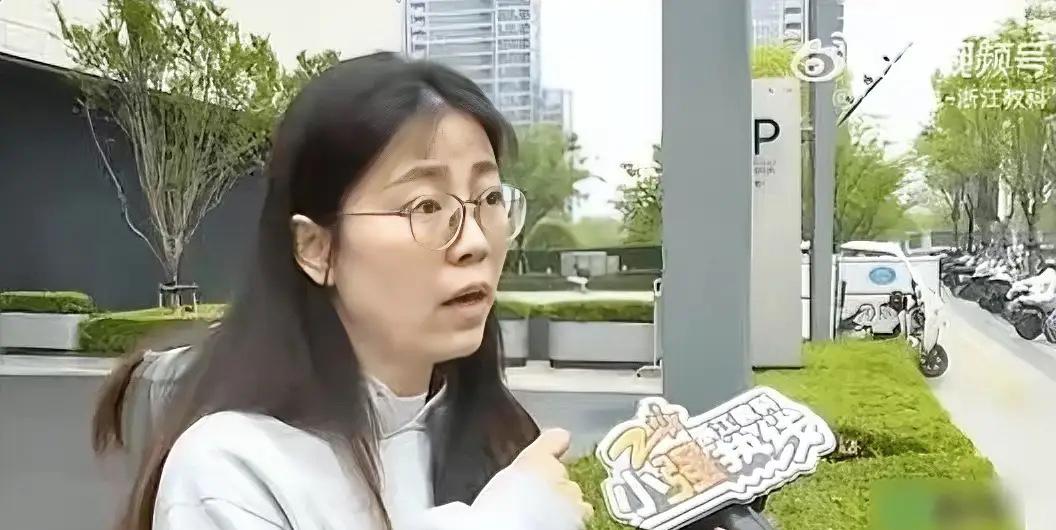 凌晨3点，南通海鲜老板娘俞大姐把苏F车钥匙一拧，一脚油门踩上了去杭州的高速。她不