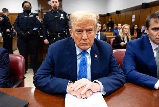 这一次中国绝对不能惯着特朗普的任性，让他自己去玩吧，喜欢售台武器就去出售吧，反正