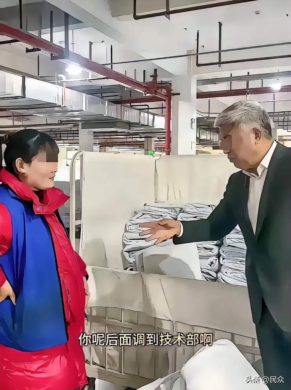 “我没事，我能干”，一怀孕女工在工厂里搬货，老板看见了，当场制止了她，随后组长解