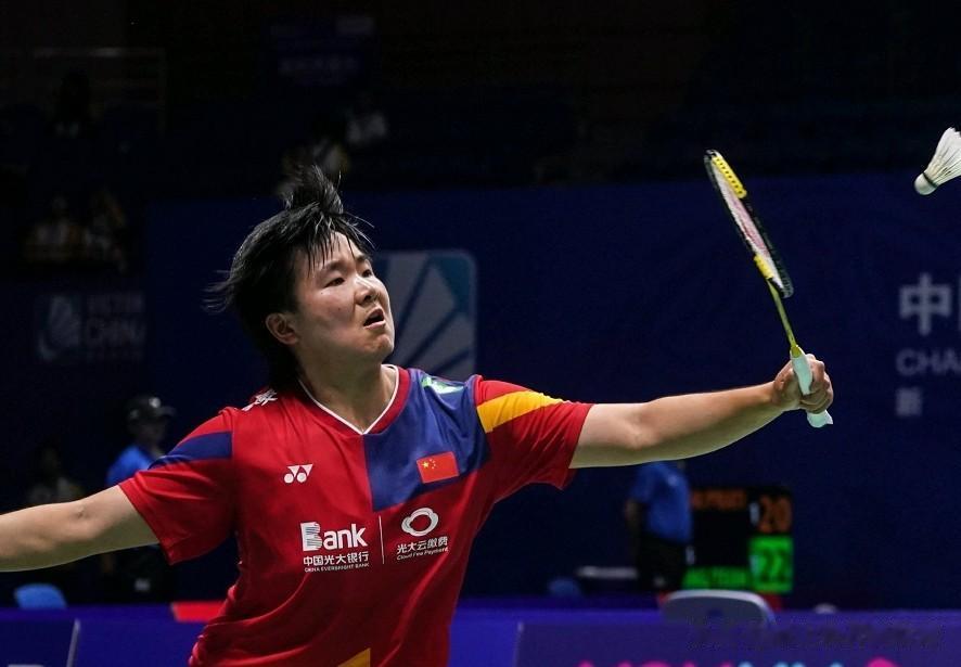 2-1！不给手下败将爆冷机会，何冰娇苦战三局逆转，保住卫冕希望
何冰娇在丹麦羽毛
