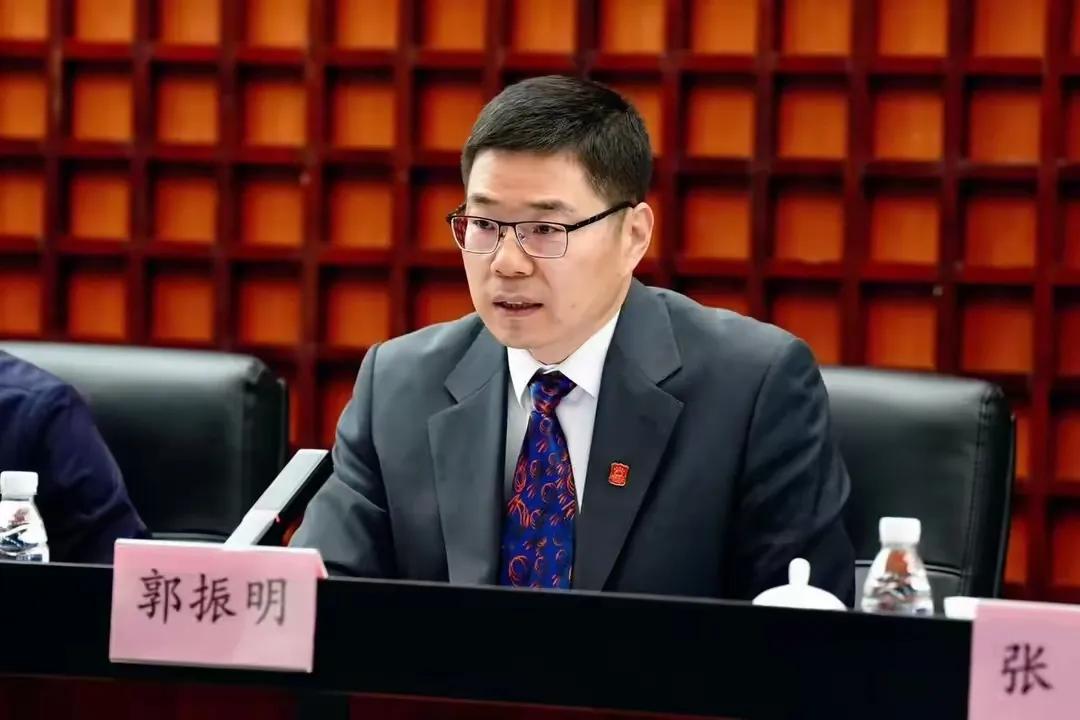 关于中国男篮归化外援的问题，老陈多说几句：
一是什么样的外援适合我们现在的国家队