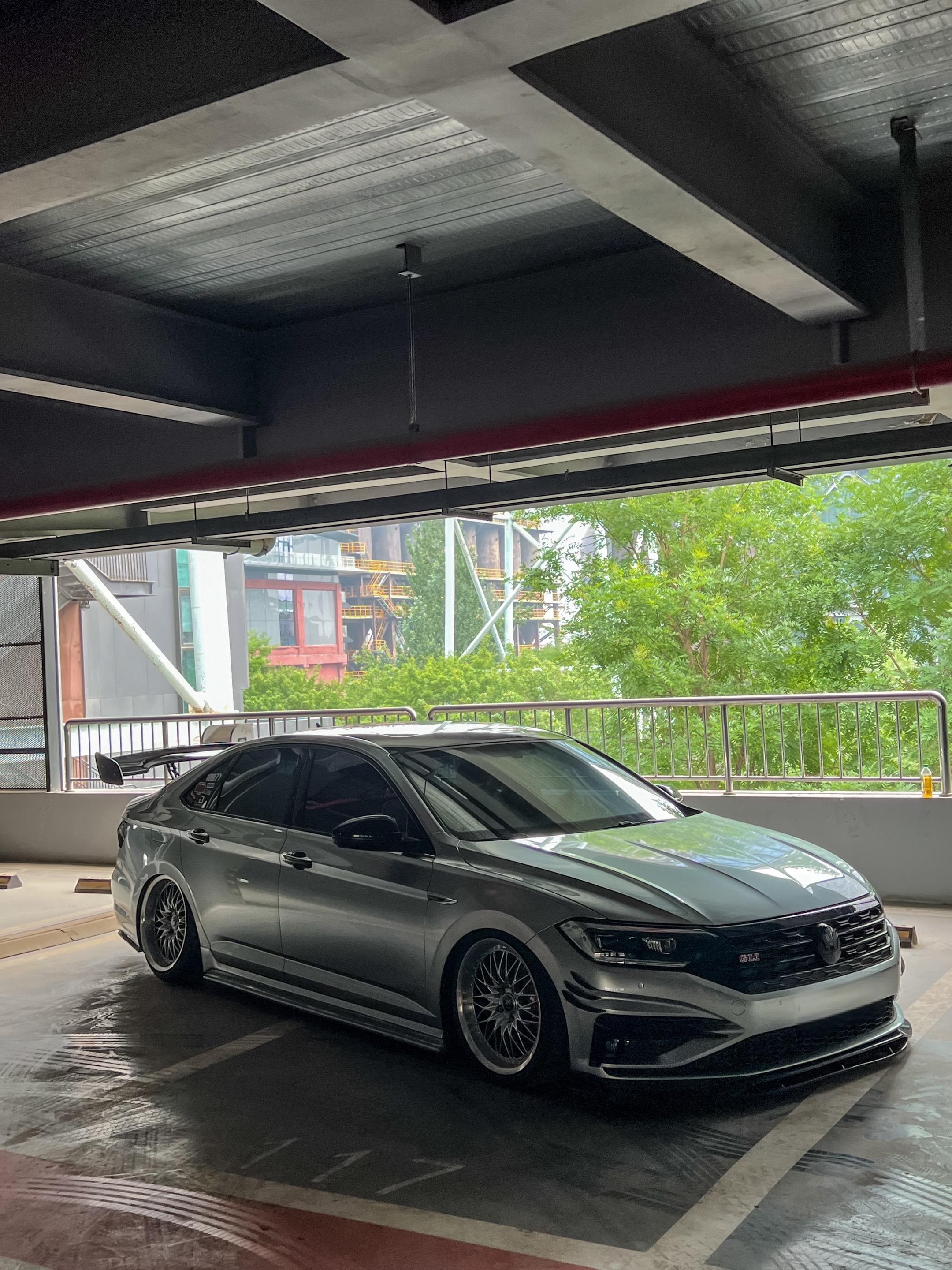 你那软绵绵的车就别配硬曲了。