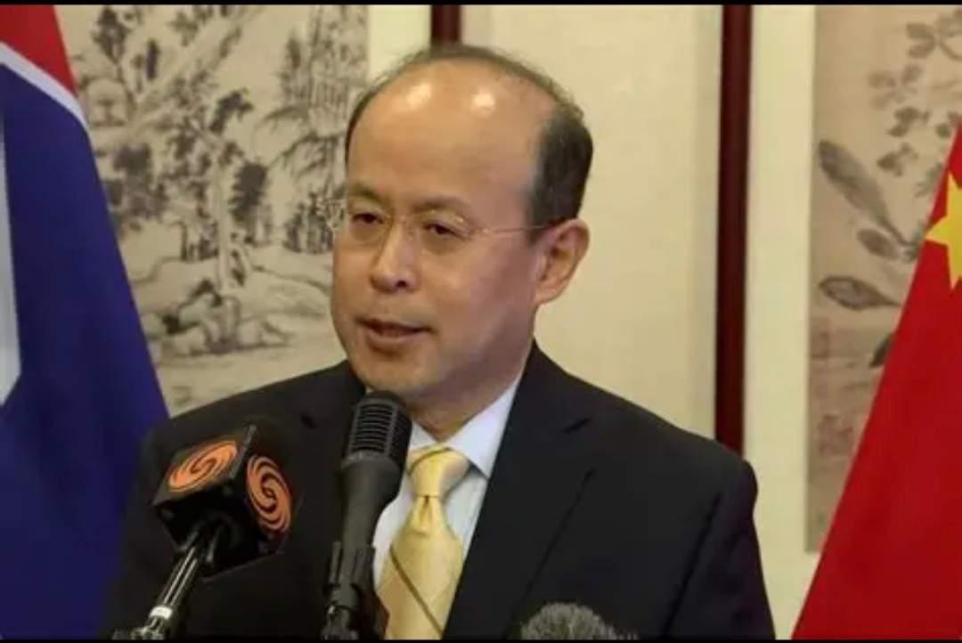 大陆驻澳大使肖千说，台湾是中国土地，不认中国人身份者可选择离开，此番直白表述瞬间