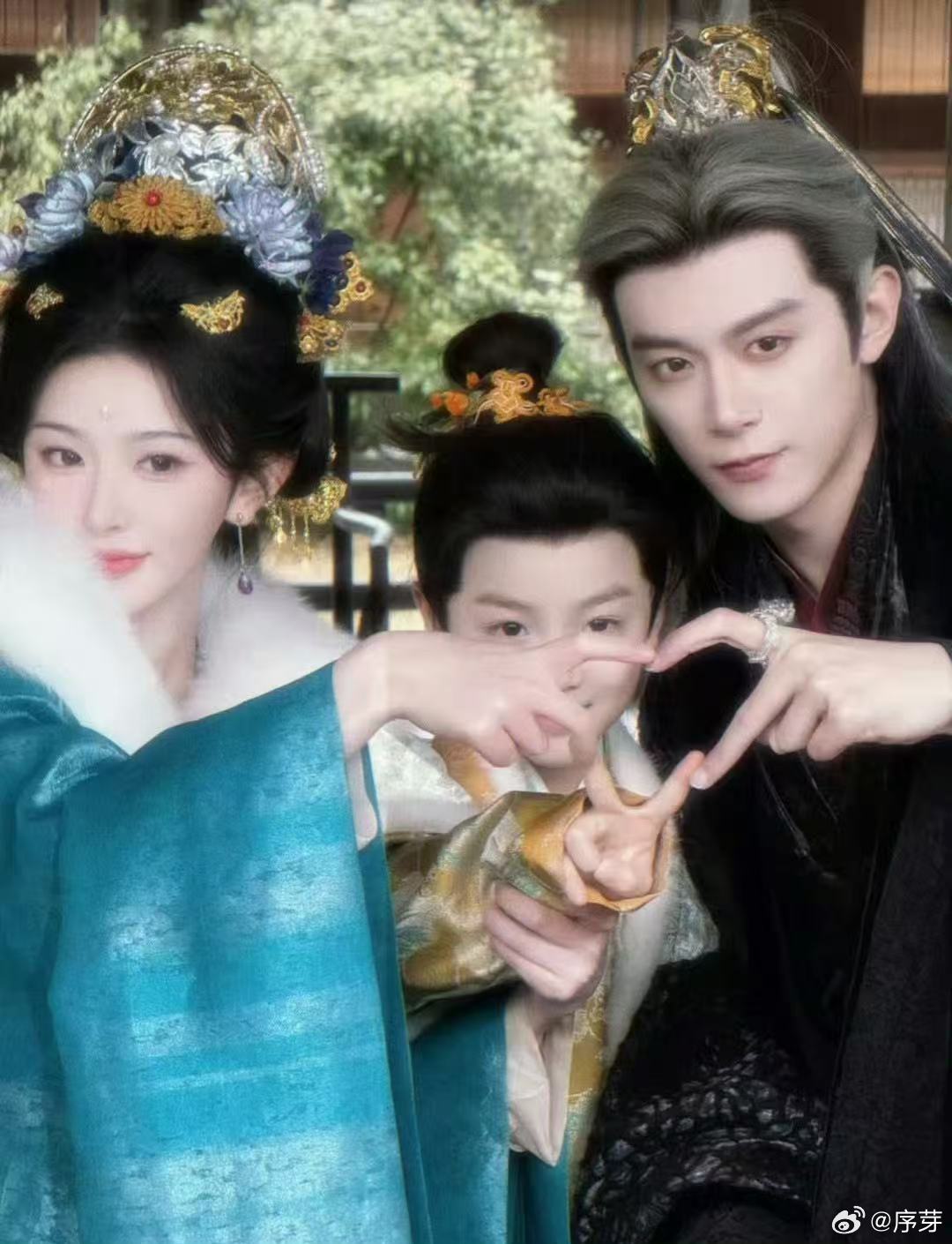 邓凯孔雪儿cp感 谁懂邓凯孔雪儿的cp感，剧中互动张力十足，她逃他追的戏码特别带