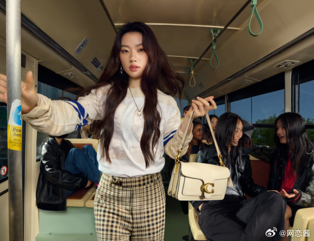 你的故事正在发生CourageToBeReal当音乐遇上时尚，单依纯在Coach