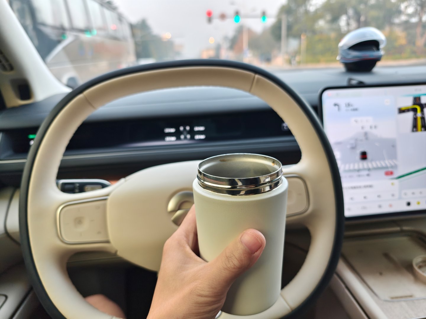 早！一杯黑咖啡，激活这一天。 