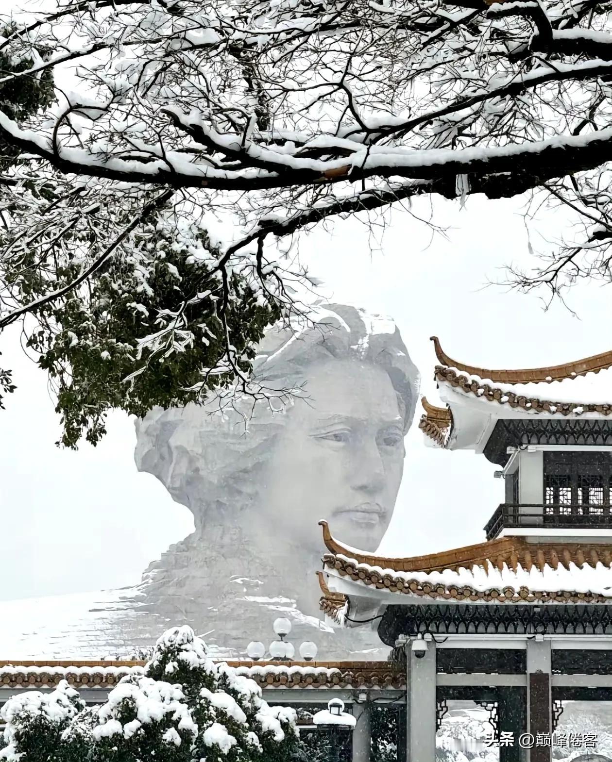 湖南长沙橘子洲头青年毛泽东像，这个图好！ ​​​