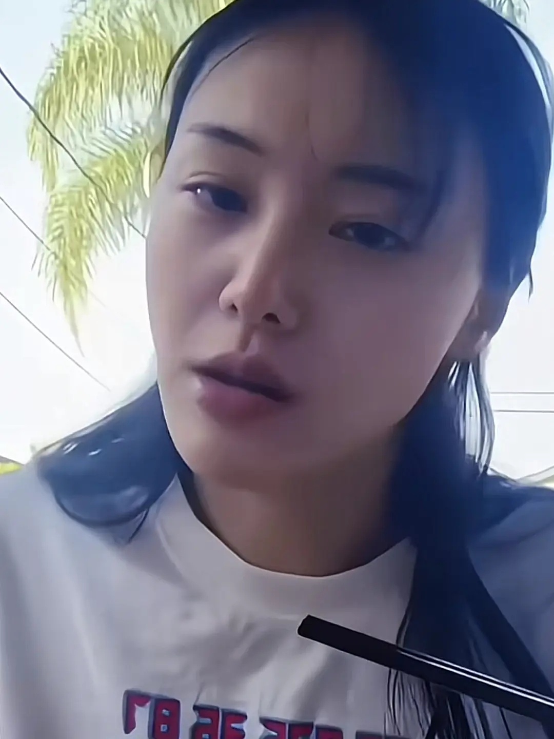 爽是不是胖了啊，感觉她脸肥了不少 