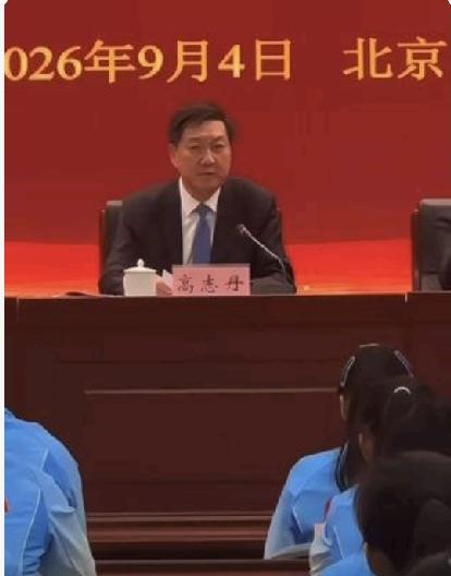 短短三日，两份女排亚运会12人名单接连出炉：一份来自亚运会官网，一份出自排协。两