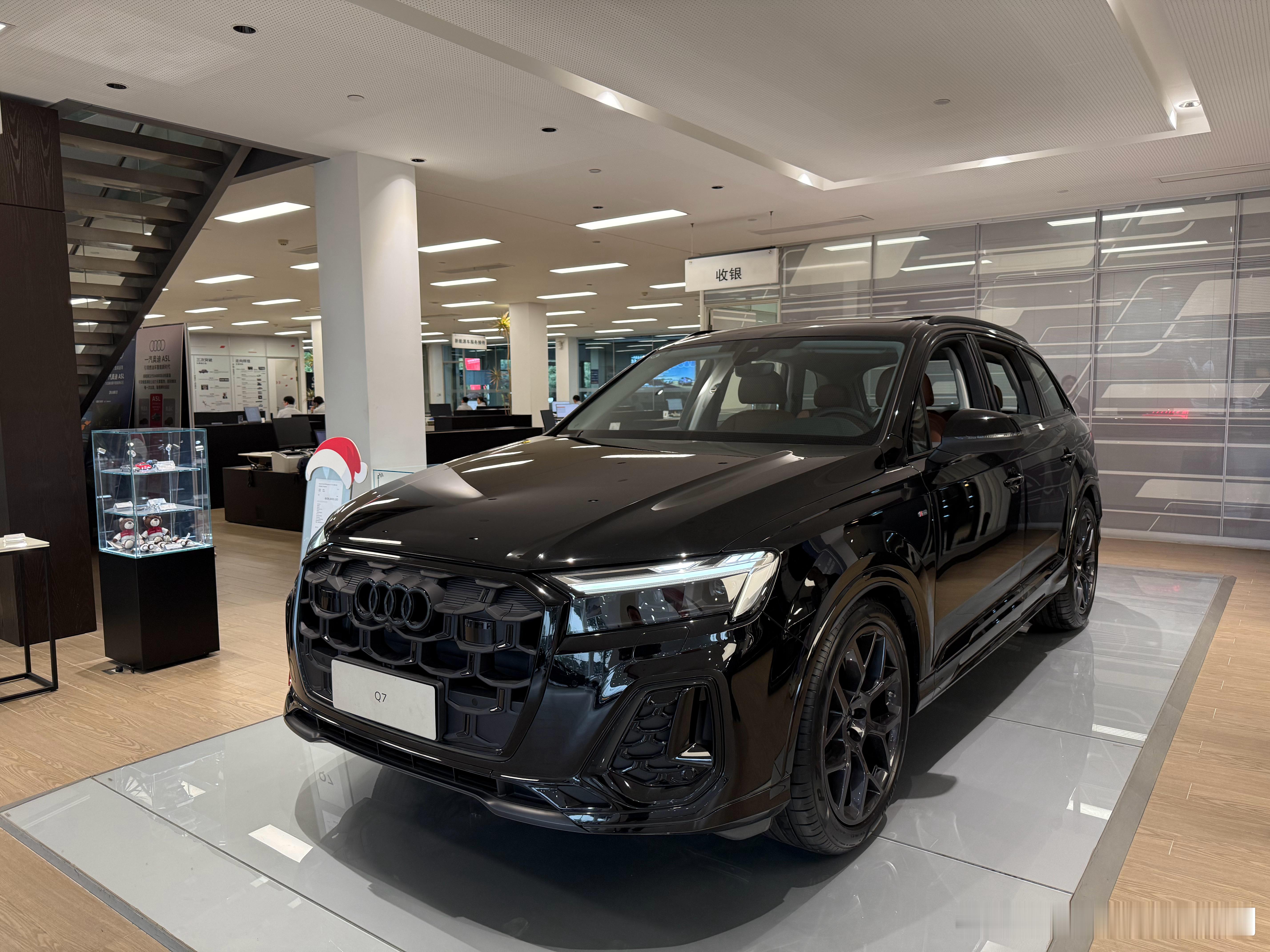 拍台老朋友奥迪Q7现在还有喜欢这家伙的吗？ 成都·成都兴三和奥迪4S店