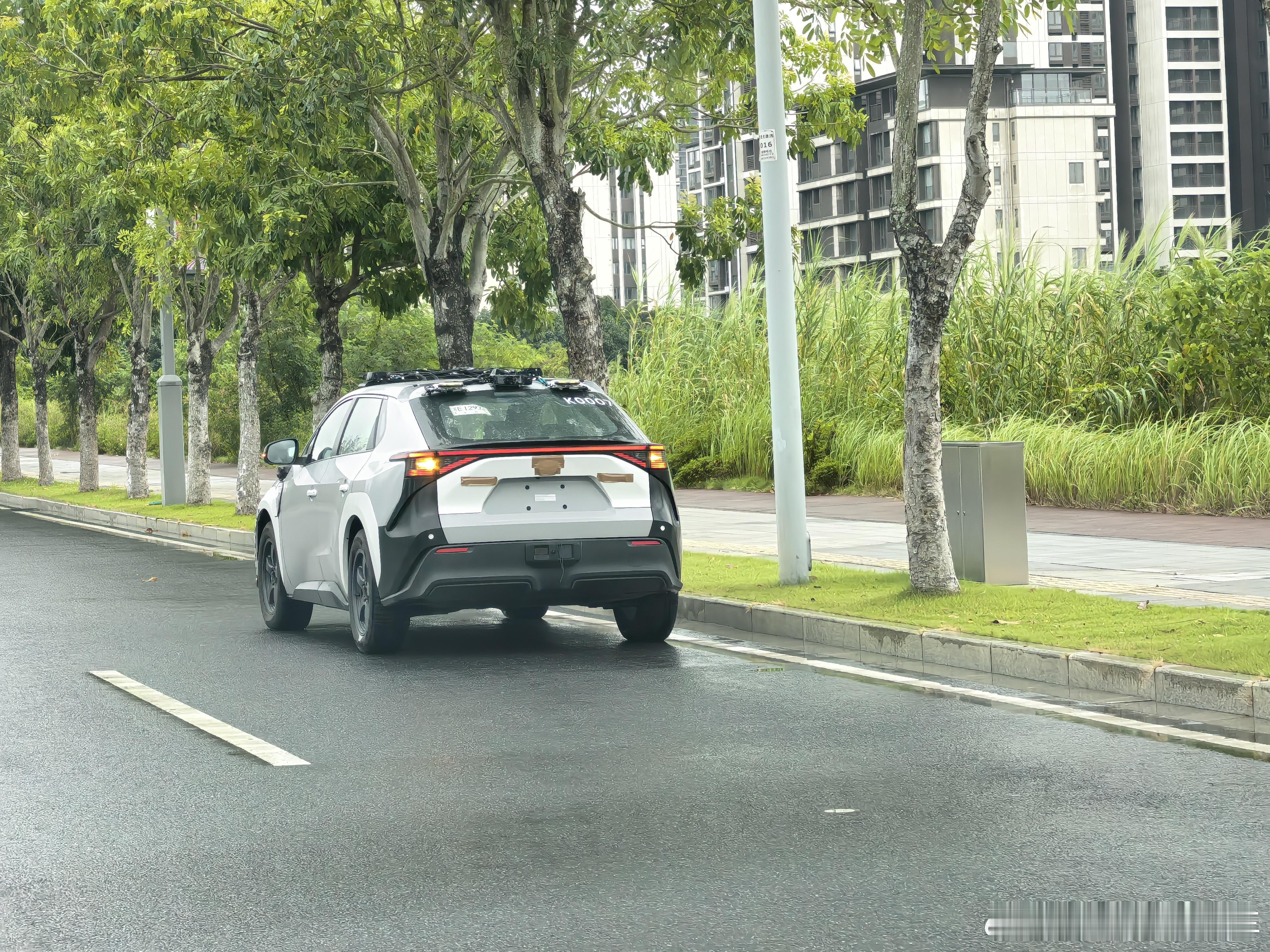 广汽丰田铂智4X无人驾驶车即将正式上线，看来广州车展成为广汽丰田的绝对主场，因为