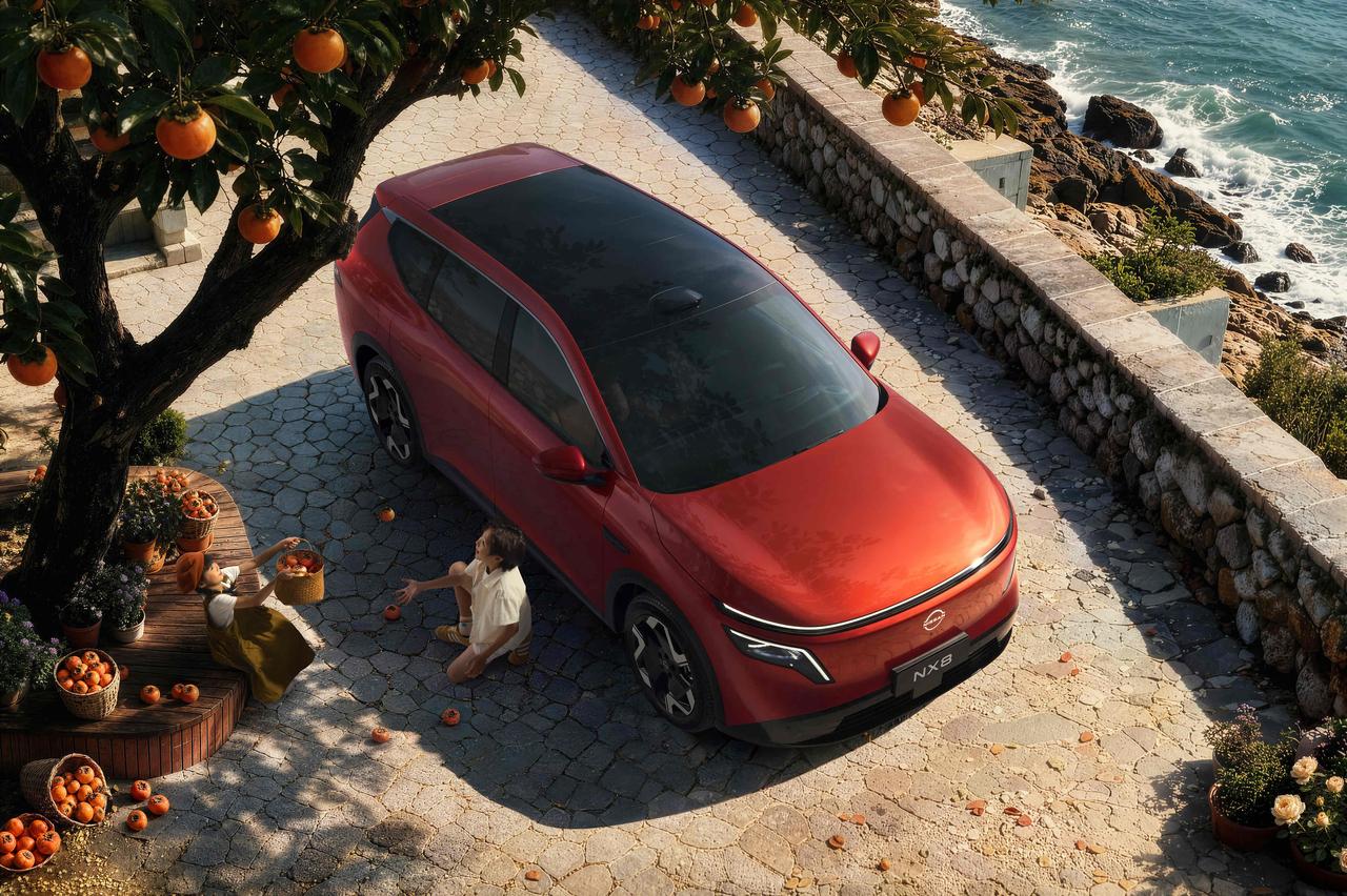 东风日产 NX8 携手《上新了故宫》 IP ， 正式发布全新限定色 —— 外观色