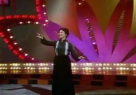 网传李谷一缺席今年春晚？别难过，她把心里话都写在了这封信里

网传李谷一老师将缺